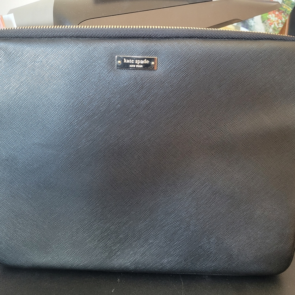 Kate Spade padded laptop/ tablet case. Black with HOT PINK padded lining